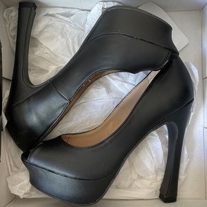 Express black heels size 7 barely worn